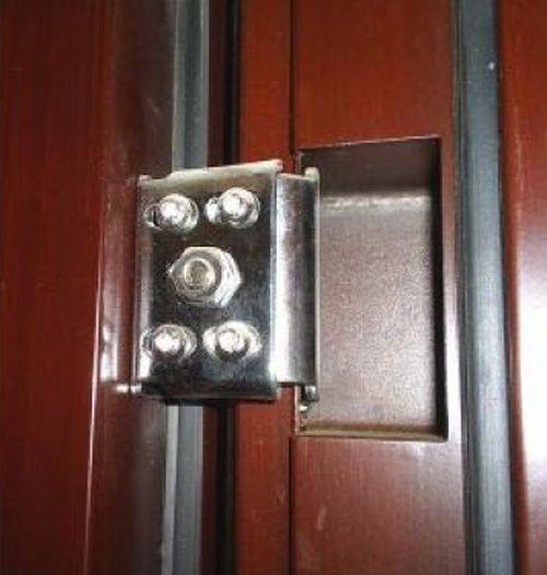 Как правильно приварить петли на металлическую дверь: способы и полезные рекомендации
