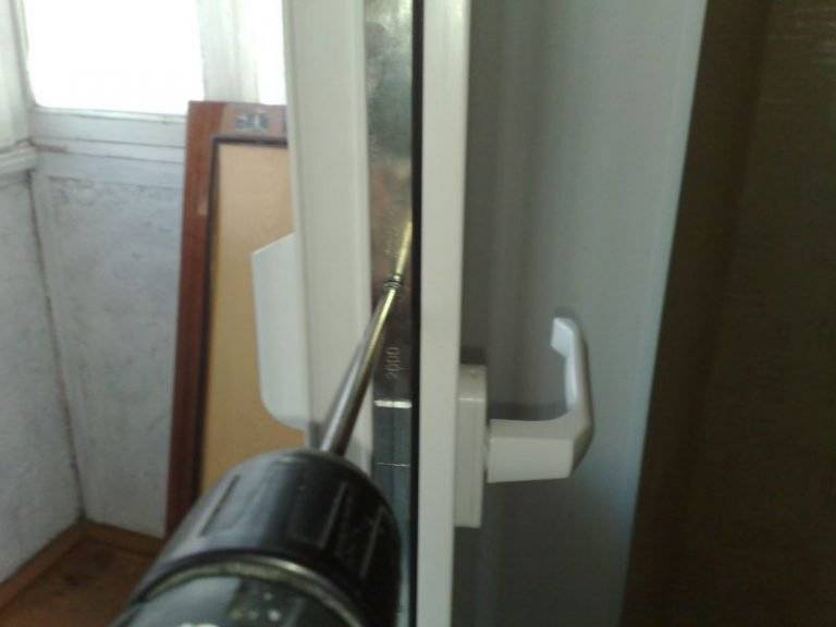 Ремонт балконной двери: варианты неисправностей, как починить