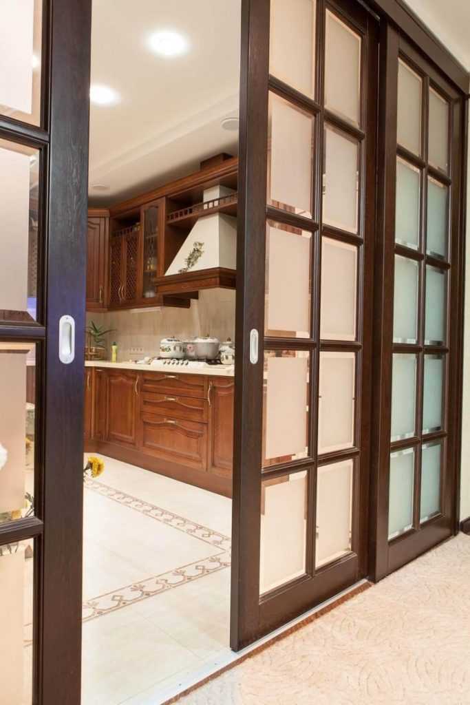 Как сделать раздвижные двери на кухню