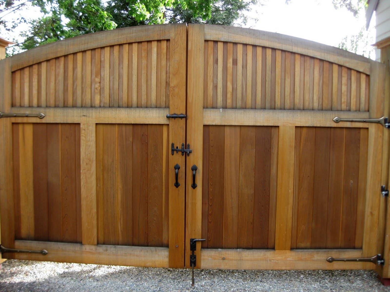Распашные ворота для гаража: как сделать и закрепить своими руками, установка в брусовый гараж легких деревянных ворот, чертежи