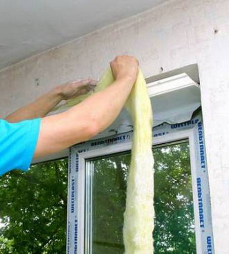 Как утеплить балконную пластиковую и деревянную дверь на зиму своими руками