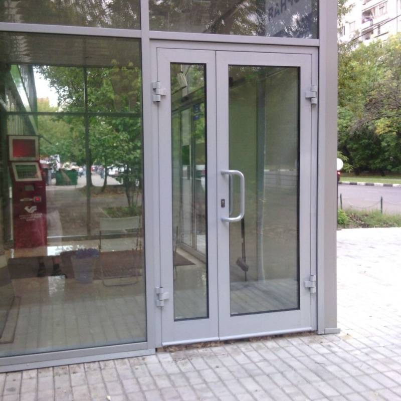 Входные алюминиевые двери из алюминиевого профиля