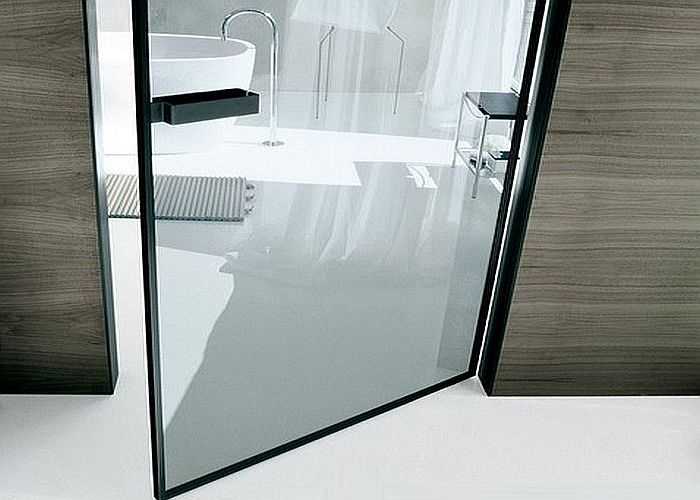 Алюминиевые двери со стеклом, стеклянные конструкции в профиле,  коробке  из данного металла