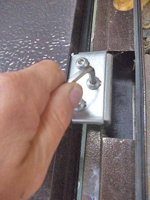 Как отрегулировать входную металлическую дверь: железную своими руками