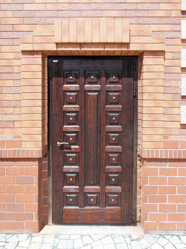 Чем утеплить старую деревянную дверь?