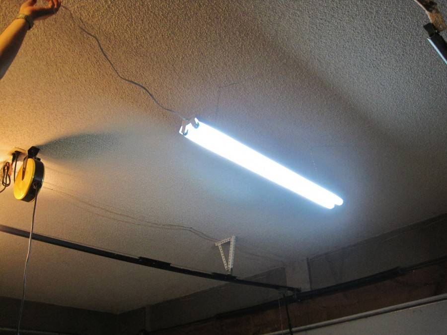 Свет в гараже без электричества: все способы своими руками