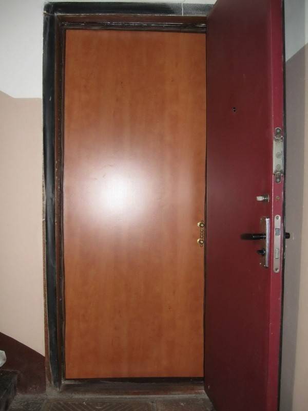 Вторая входная (внутренняя) дверь в квартиру, особенности устройства, установки и эксплуатации