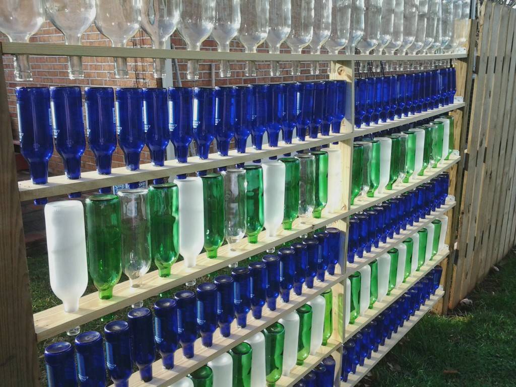 Дорожка из стеклянных бутылок: 11 интересных фото, как можно сделать