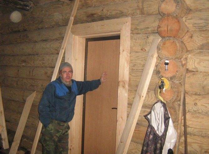 Железная дверь в деревянный дом: установка, правильная инструкция