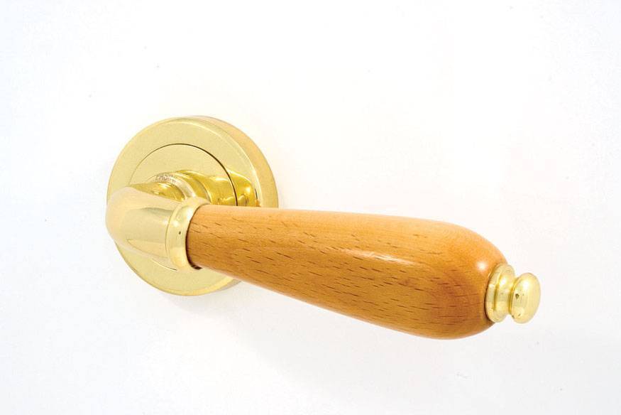 Различные деревянные ручки для дверей
