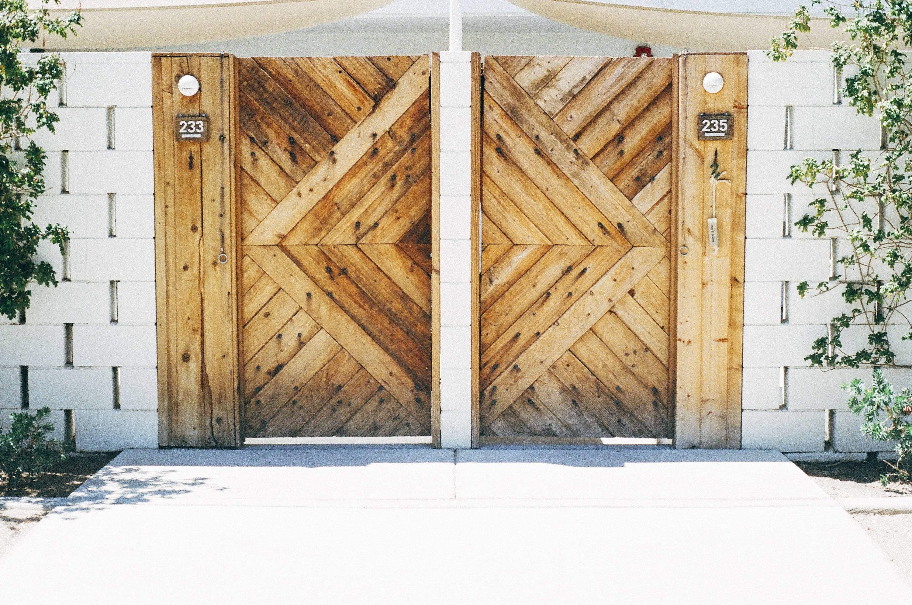 Изготовление деревянных ворот своими руками | онлайн-журнал о ремонте и дизайне