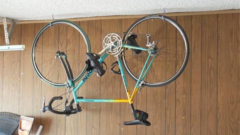 Как правильно подготовить и хранить велосипед зимой в гараже