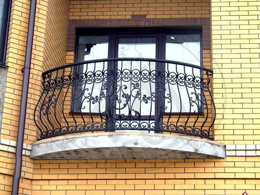 Кованые балконы – необычный французский колониальный шик (80 фото вариантов)