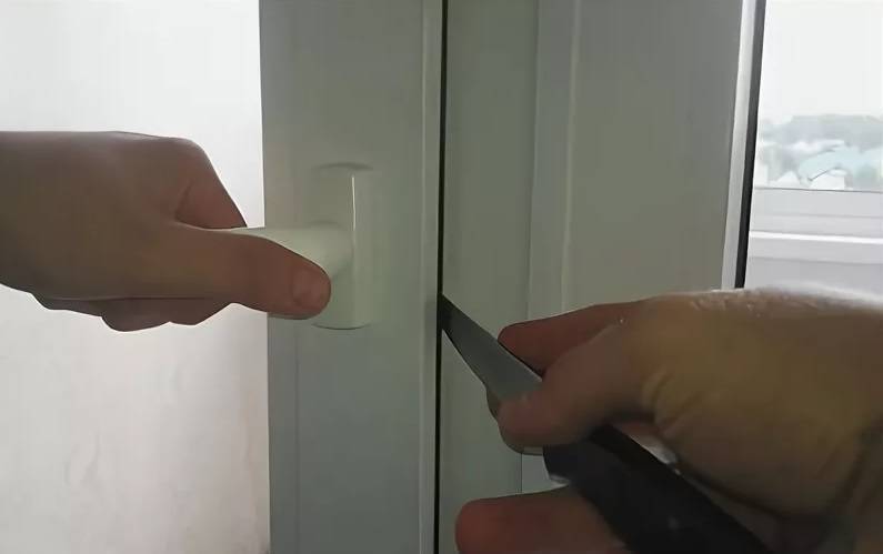 Как можно открыть дверь дома без ключа, в самой квартире