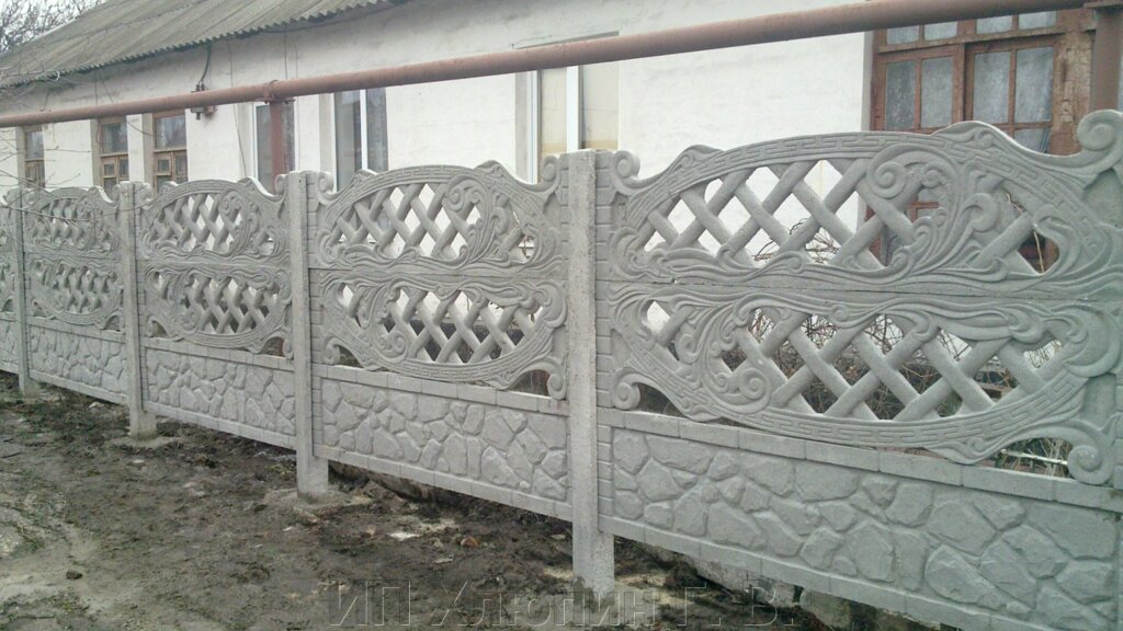 Декоративные бетонные заборы - преимущества и установка