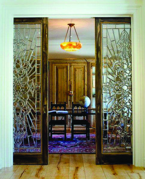 Межкомнатные двери со стеклом: рифленым, витражным, матовым, фото различных вариантов исполнения