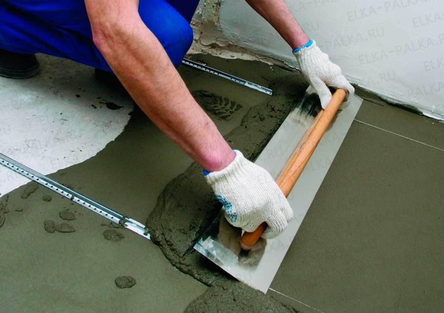 Как выровнять бетонный пол под плитку: чем можно ровнять в гараже