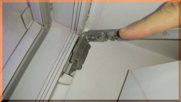 Как отремонтировать балконную дверь – методы устранения типичных проблем