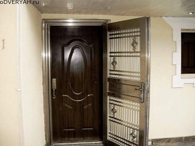 Чем полезна вторая входная дверь в квартиру и стоит ли ее устанавливать?