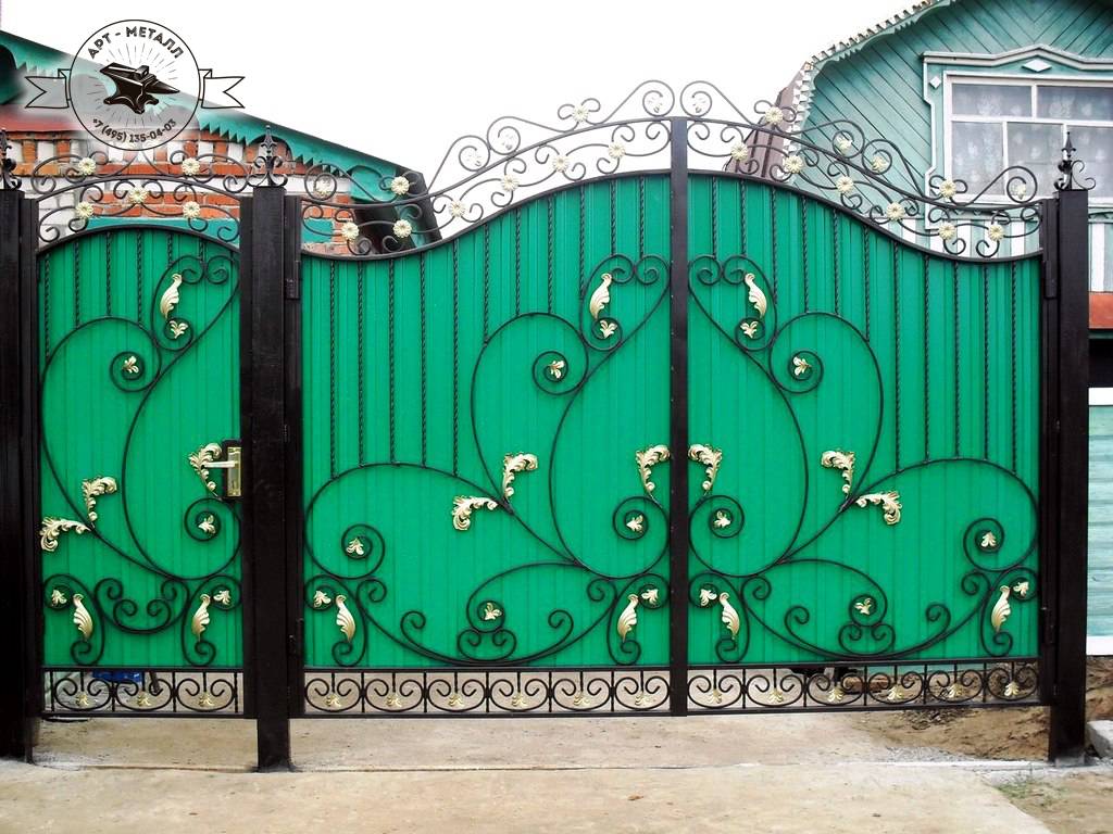 Ворота из профлиста (профнастила) и профиля: фото для частных домов и дачи