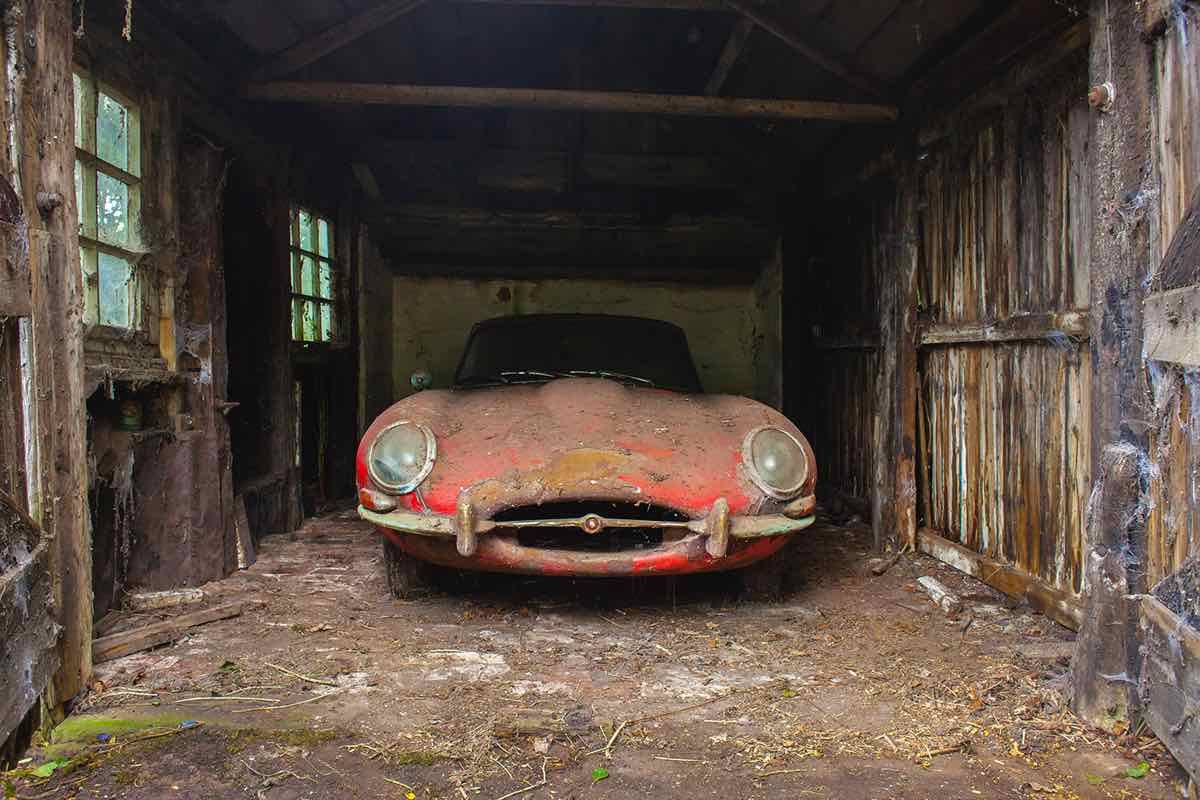 20 драгоценных автомобильных находок в старых сараях и пыльных гаражах