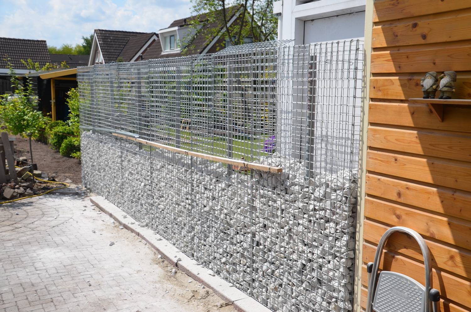 Забор из габионов своими руками: нюансы строительства + фото