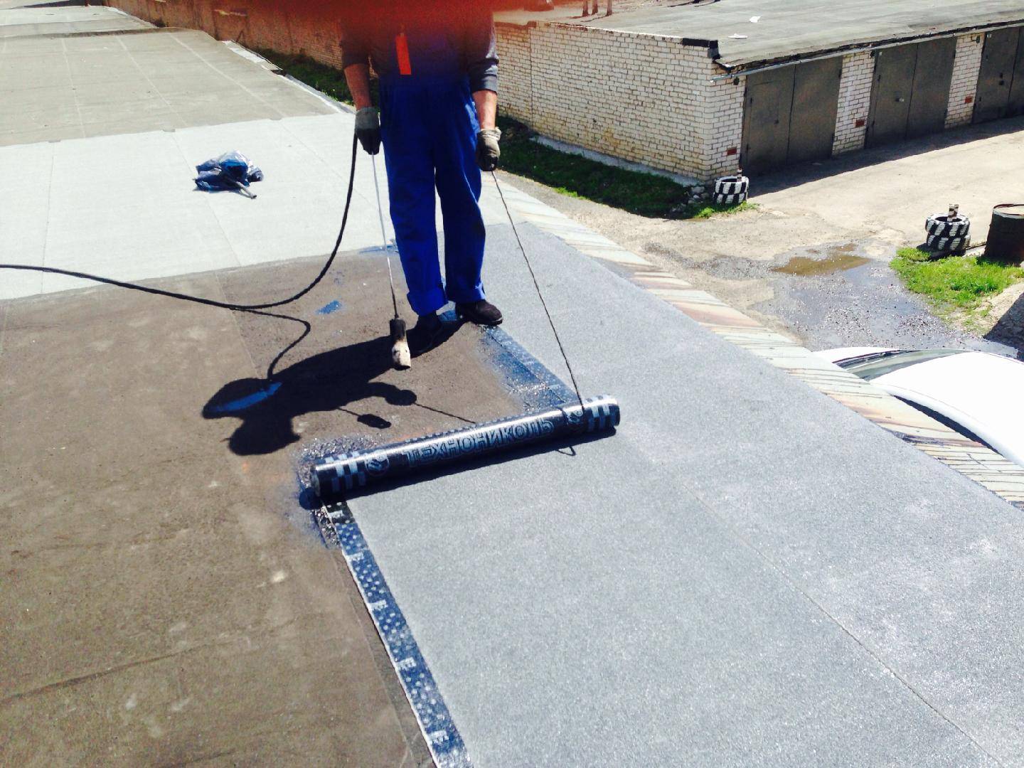 Ремонт крыши гаража – как восстановить герметичность кровельного покрытия?