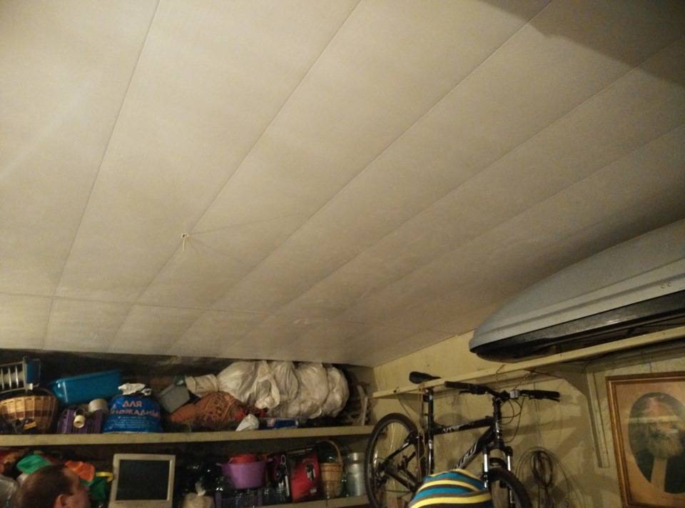 Потолок в гараже: чем обшить, что выбрать?