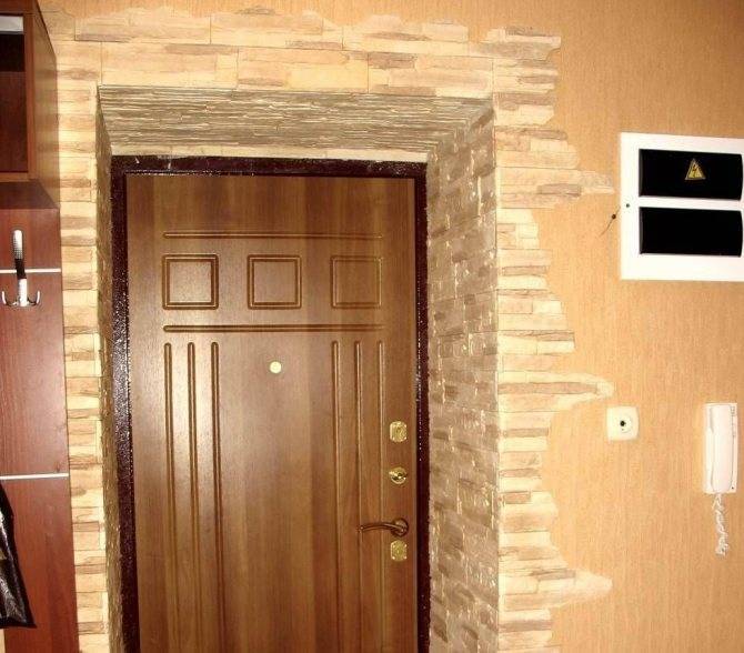 Как можно красиво обделать дверной проем входной двери?