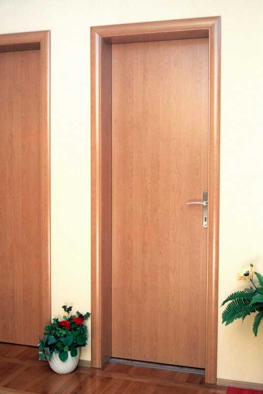 Ламинированные межкомнатные двери: устройство, преимущества, особенности монтажа | все про двери