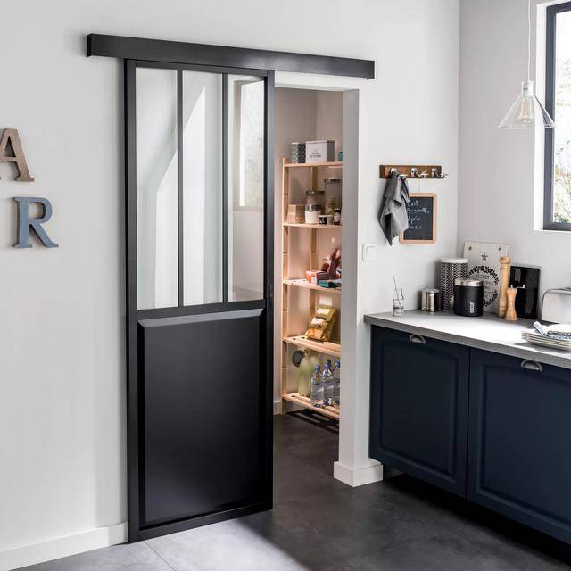 Раздвижные двери между кухней и комнатой: варианты дизайна