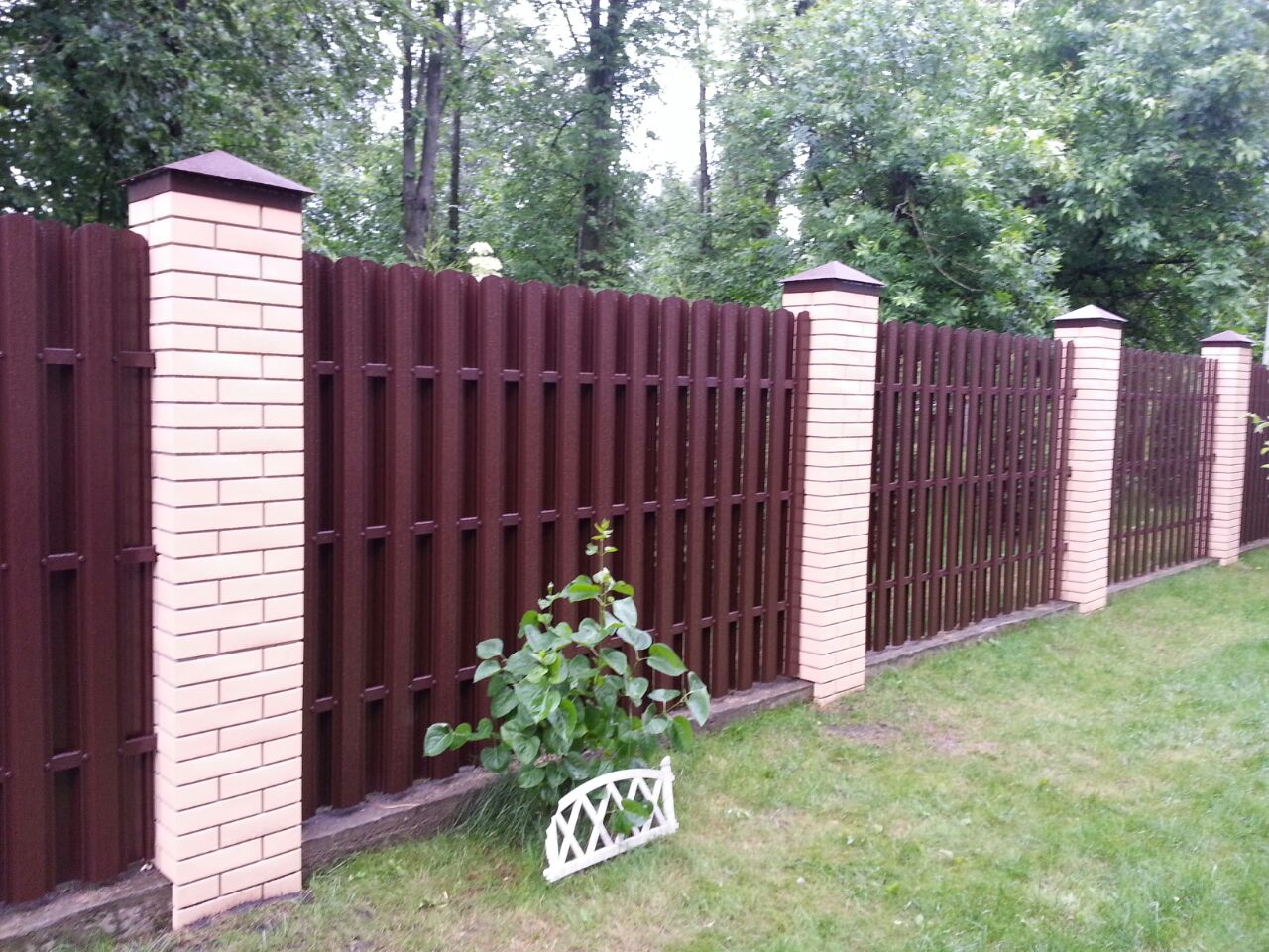 Забор из дпк: террасная, композитная доска с полимерным покрытием