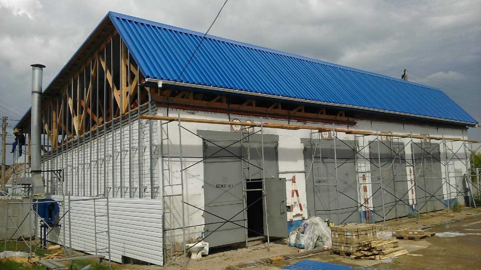 Односкатная крыша из профнастила: пошаговый мастер-класс по строительству