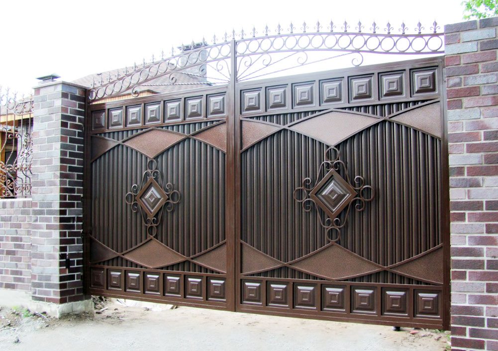 Какие ворота выбрать для частного дома? – виды, размеры и варианты дизайна (40 фото)