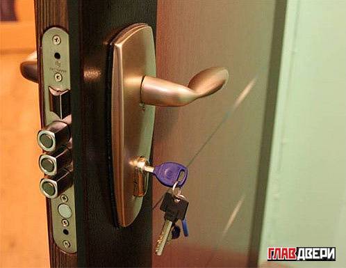 Перекодировка замка входной металлической двери ключом: как сделать это самостоятельно