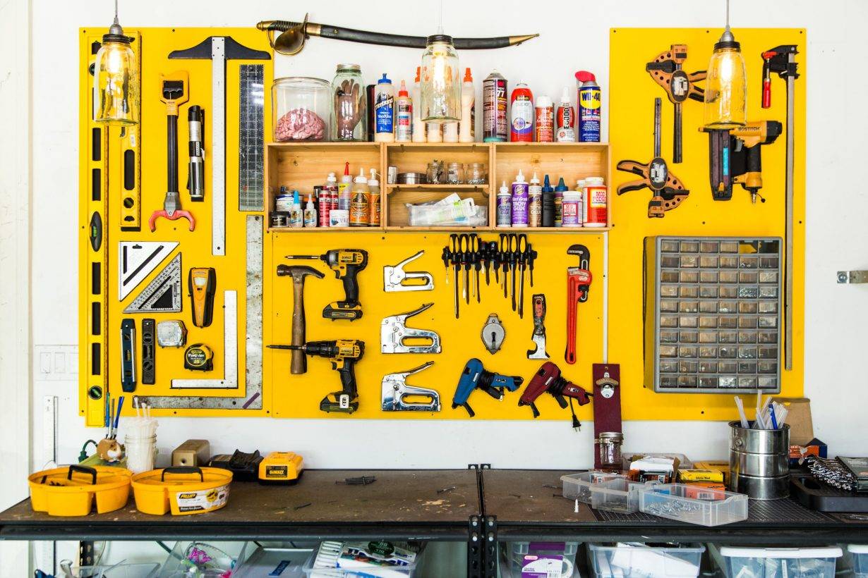 Как организовать хранение инструментов в гараже, создание стендов своими руками