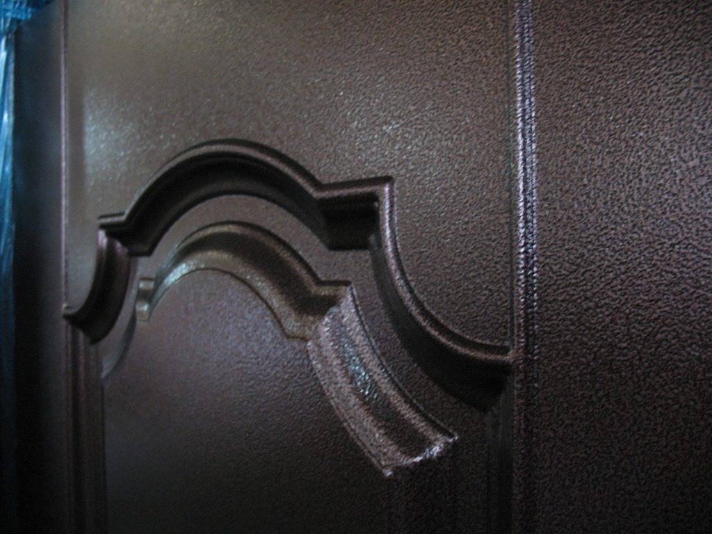 Как покрасить металлическую дверь своими руками: особенности и технология покраски