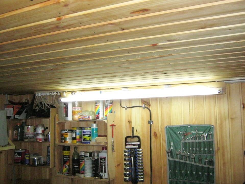 Как правильно подключить свет в гараже