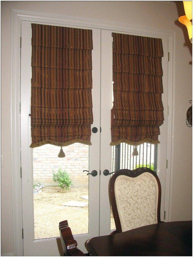 Шторы на окно с балконной дверью: варианты в кухню, гостиную