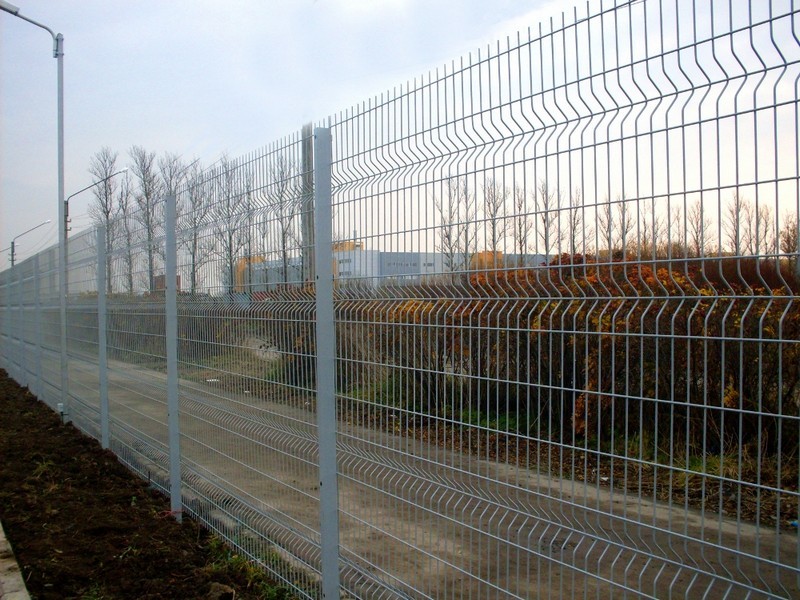 Забор сварной сетчатый с пвх покрытием в рулонах и секционные панели