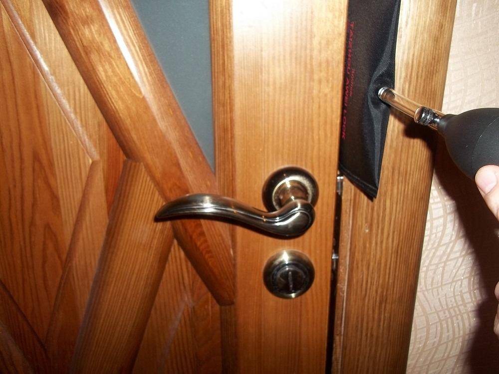 Как можно открыть дверь дома без ключа