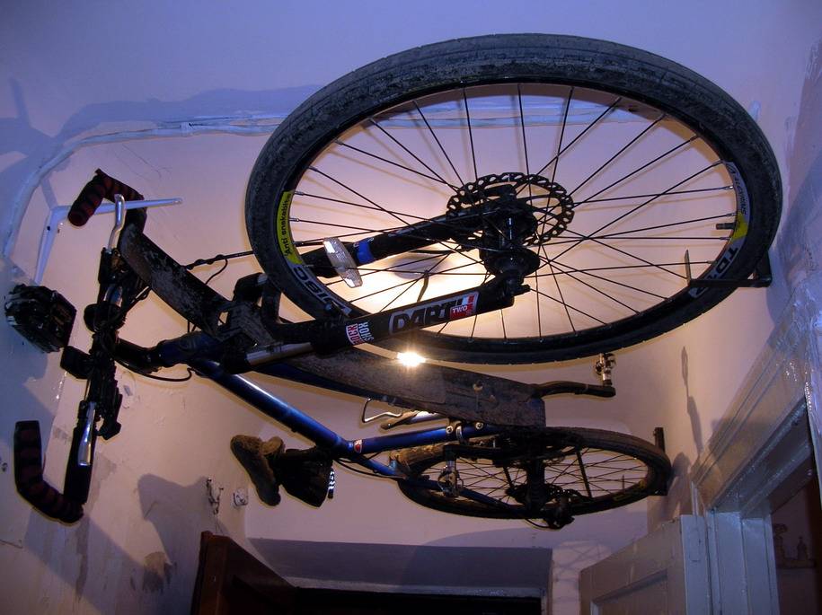 Спускать ли шины на зиму: как хранить велосипед - все о велосипедах