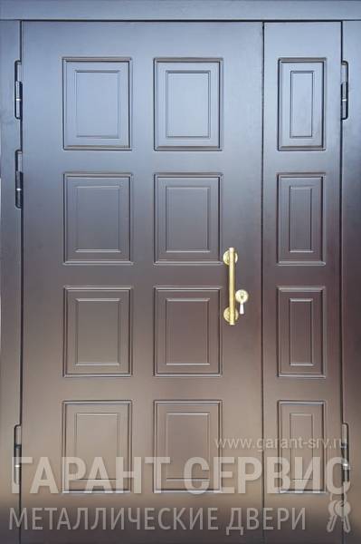 Двухстворчатые входные двери в частный дом виды и материал изготовления